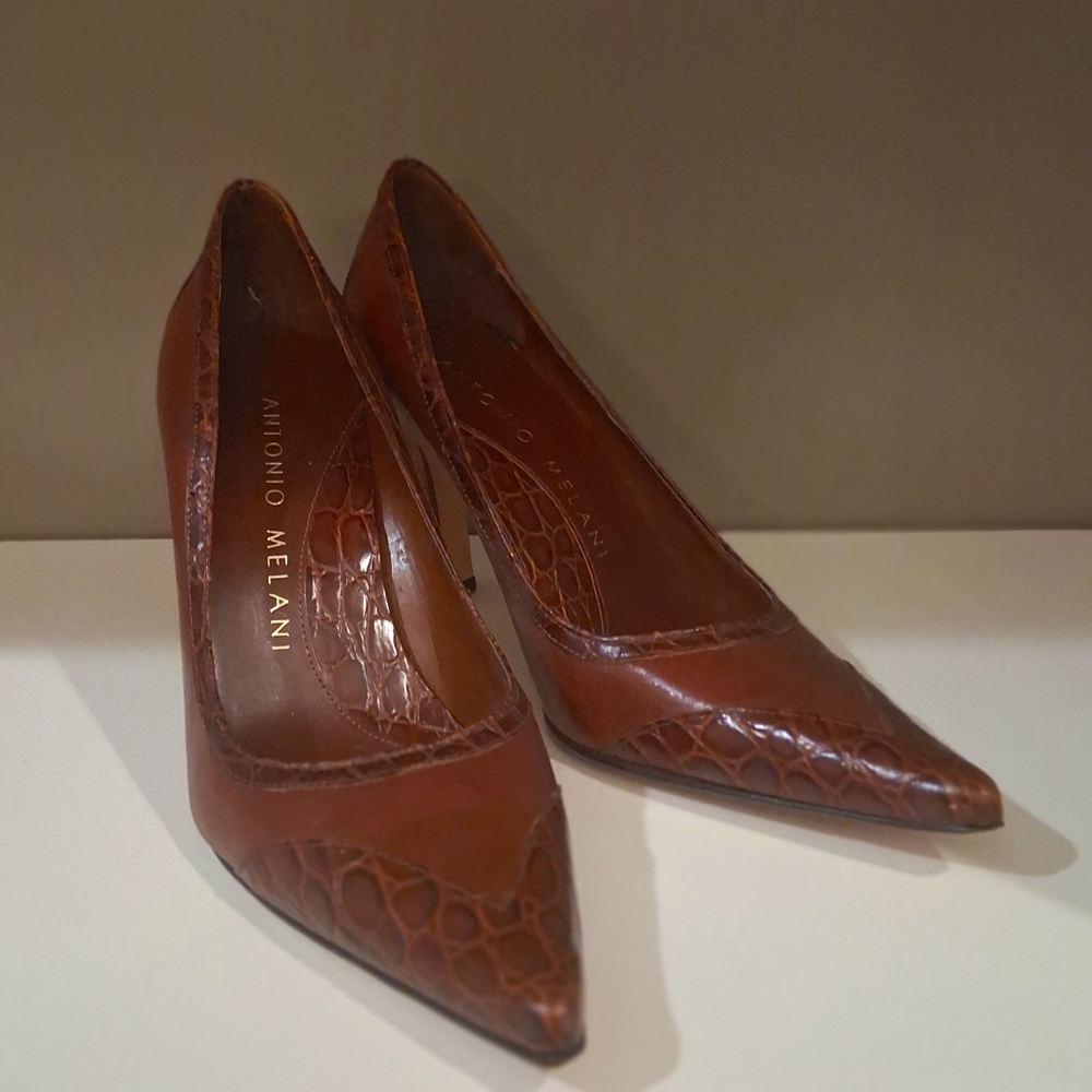 Antonio Melani Burgundy Croc-Embossed Heels